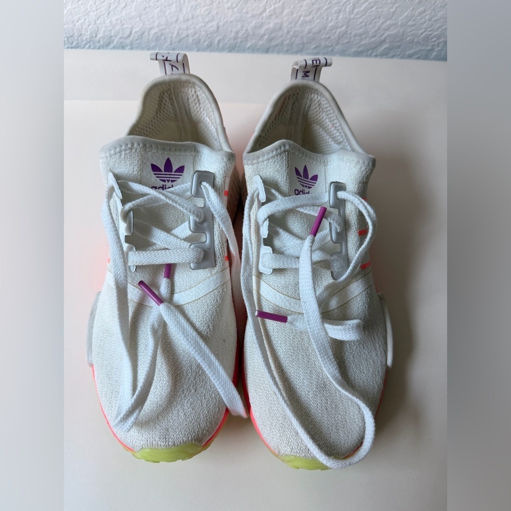 ✨ ADIDAS Women’s Sneakers – White with Orange & Purple Highlights ✨ - Picture 2 of 9